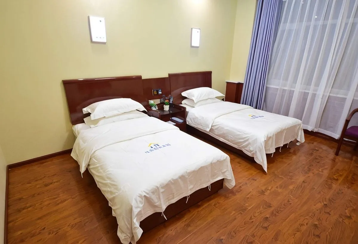 Geermu Jiangnan Shangwu Hotel