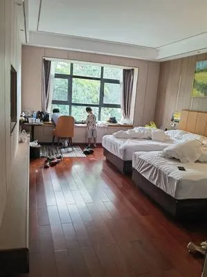 guest photo