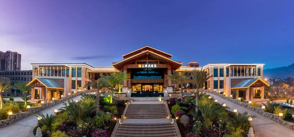 Yuanmou Taihua Jingmao Grand Hotel
