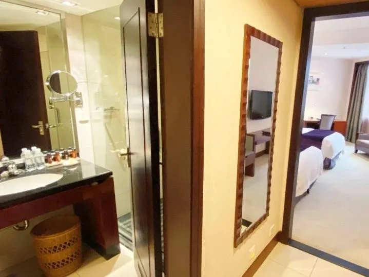 Shanghai Baolong Hotel
