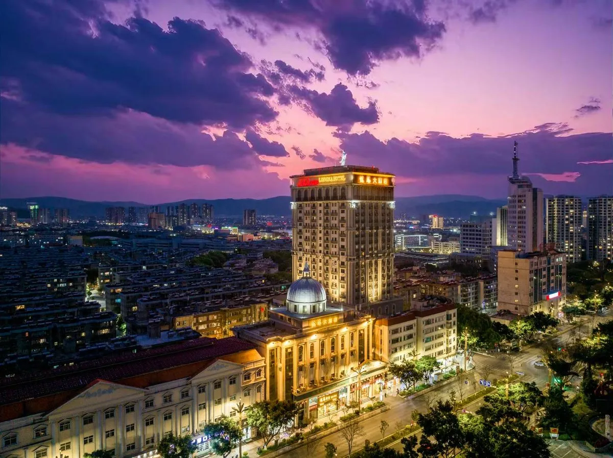 Yuxi Longma Grand Hotel