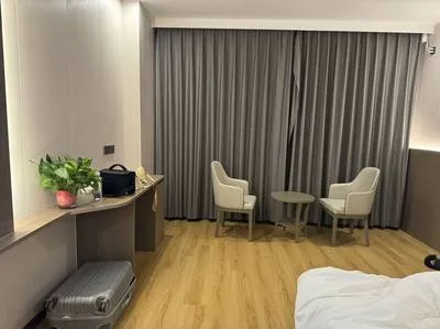 guest photo