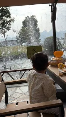 guest photo