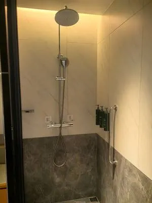 guest photo