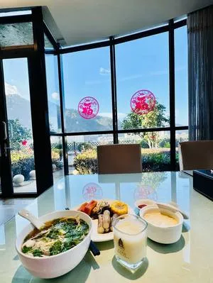 guest photo