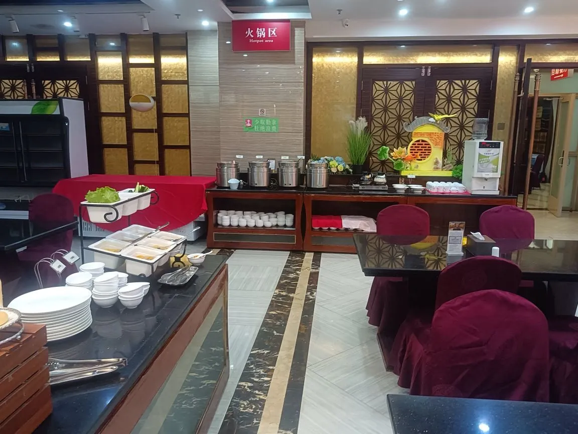 Yanggu Shizi Lou Grand Hotel