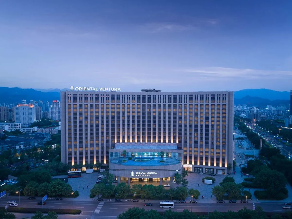 Lishui Dongfang Wenting Hotel