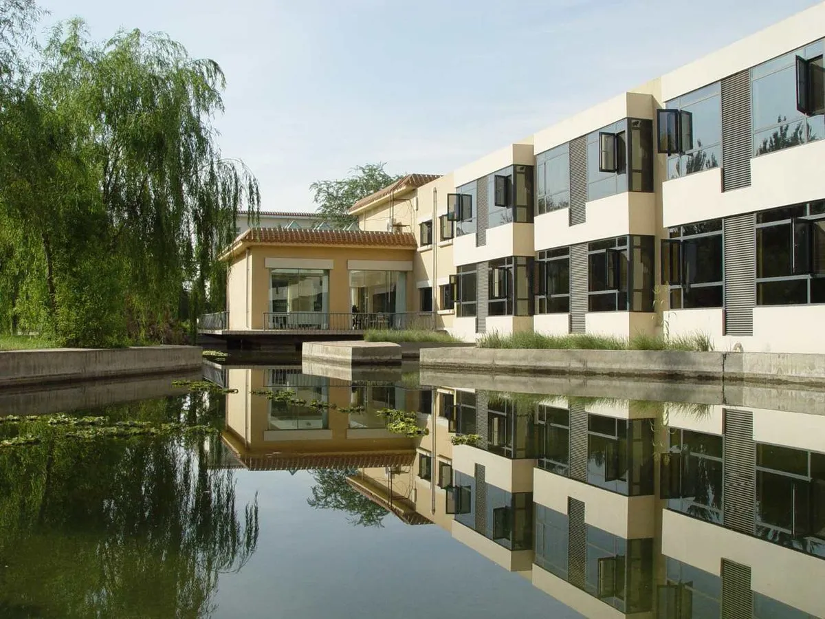 Longshou Villa