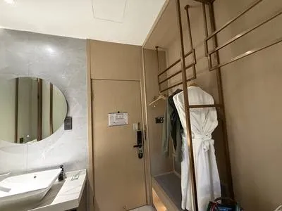 guest photo