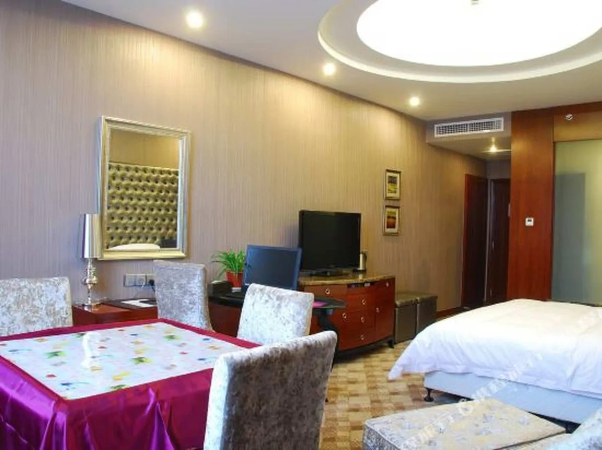 Xinning Langshan Xiangcun Minsu Grand Hotel
