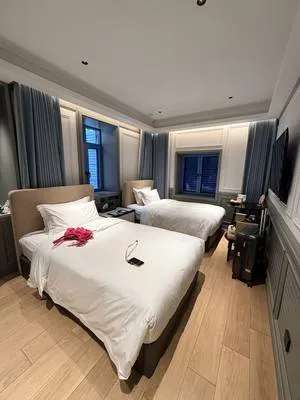 guest photo