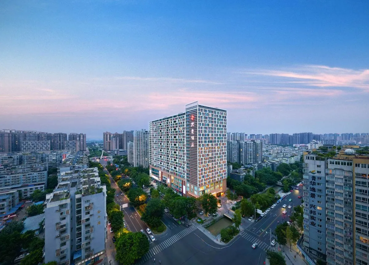 Qingbaijiang Fenghuang Hutian Quan Hotel