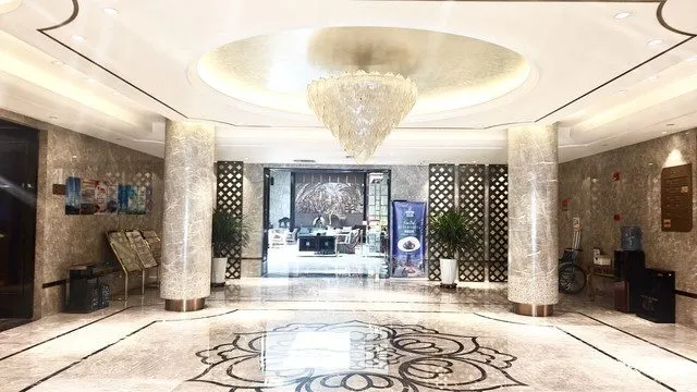 Qinghai Haohai Fangdi Chankai Faxi Ning Plaza