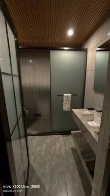 guest photo