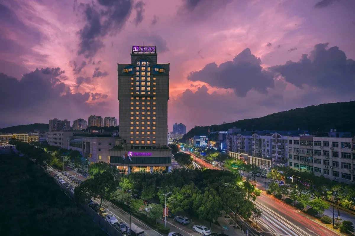 Ruian Chenmao Yangguang Hotel