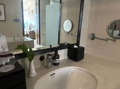 guest photo