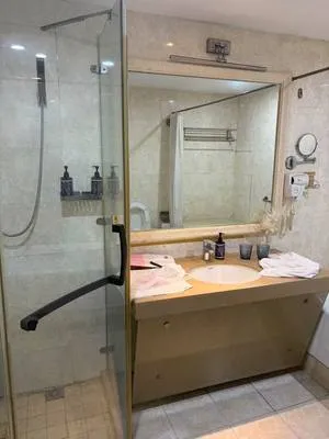 guest photo