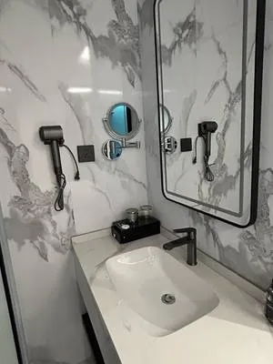 guest photo