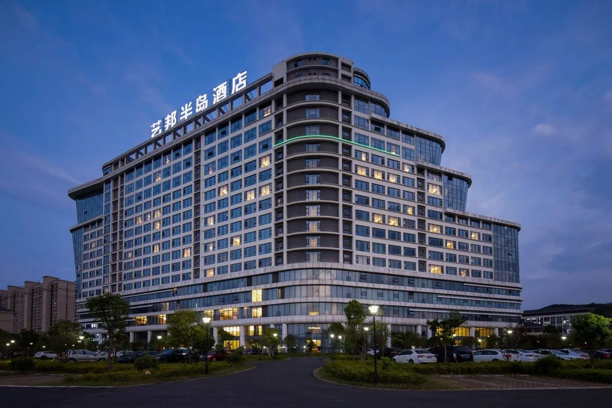 Jiujiang Wuning Xiangguang ·yi Bangban Dao Hotel
