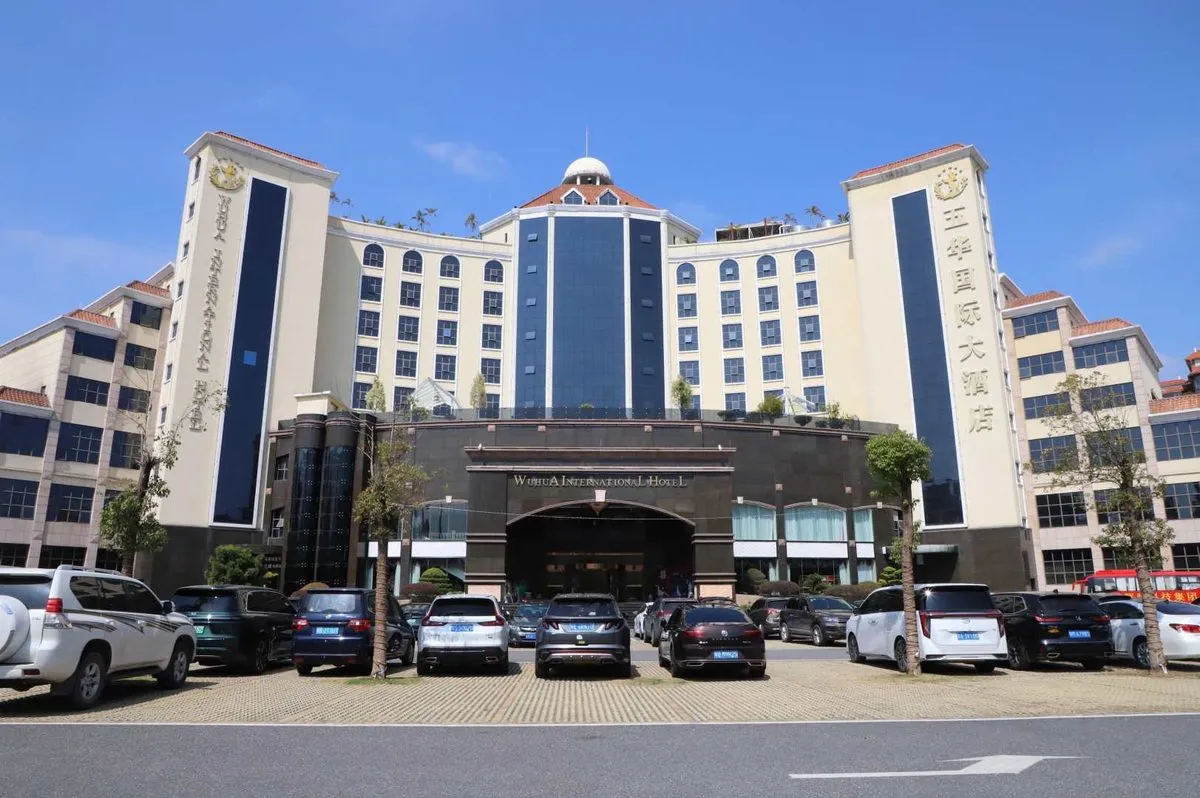 Wuhua International Grand Hotel