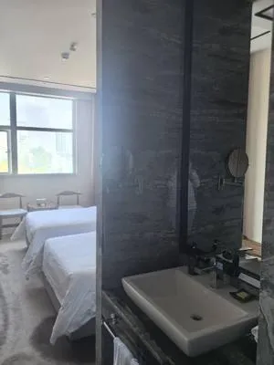 guest photo