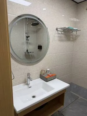 guest photo