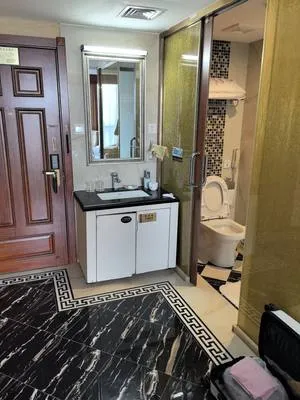guest photo