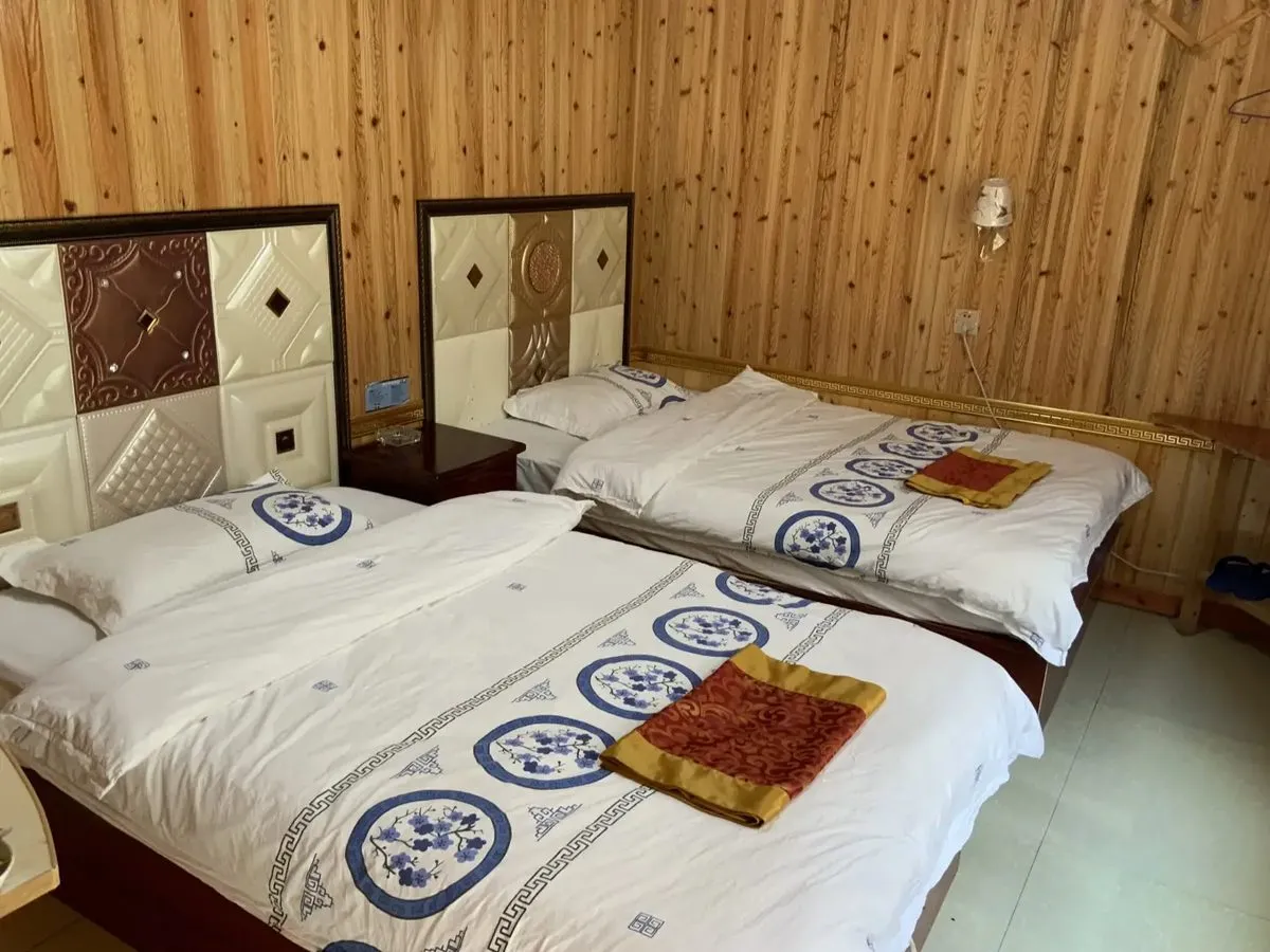 Xiongdilvyou Shangwu Hotel