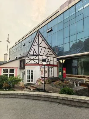 guest photo