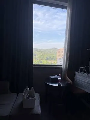 guest photo