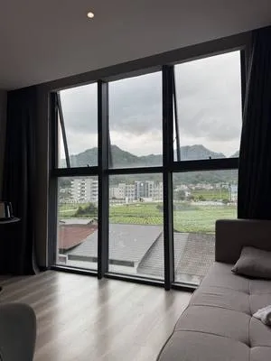 guest photo