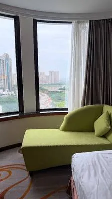 guest photo