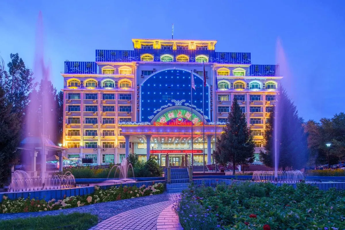 Buerjin Shenhu Grand Hotel