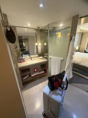 guest photo
