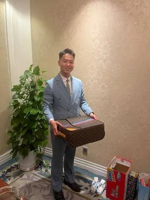 guest photo