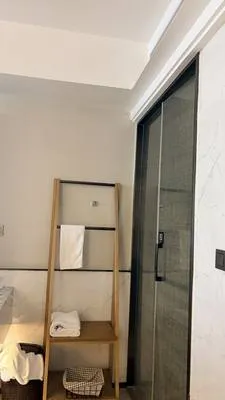 guest photo