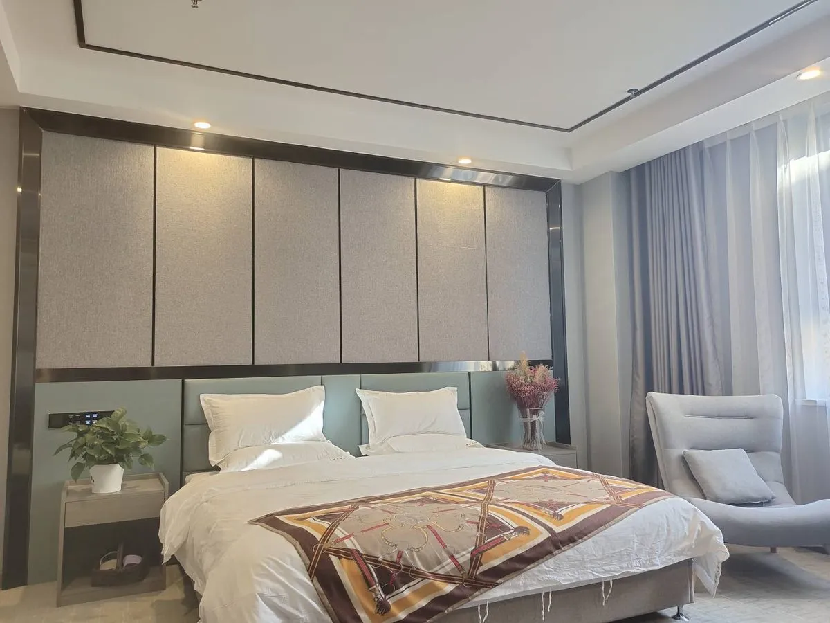 Qinglong Hotel