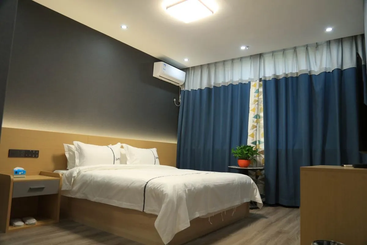 Ruoqiang Yinhe Hotel