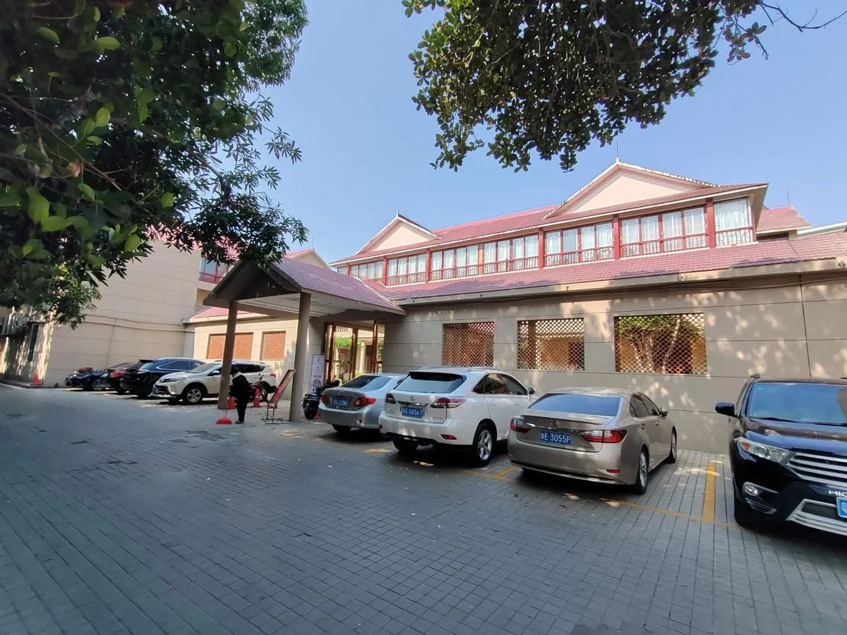 Yuanzhong Yuanying Hotel