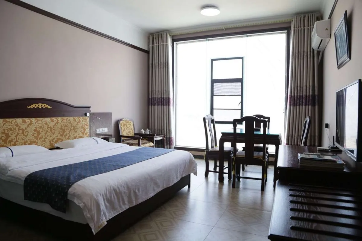 Hongqiao Grand Hotel