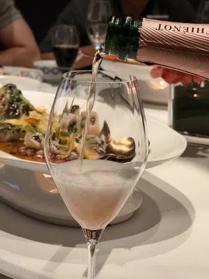 guest photo