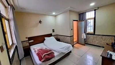 guest photo