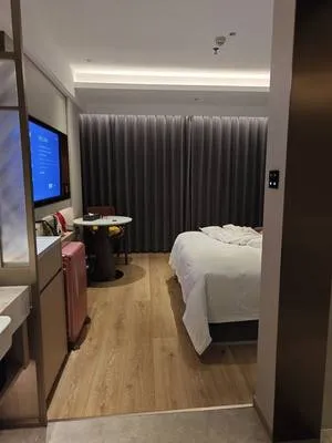 guest photo
