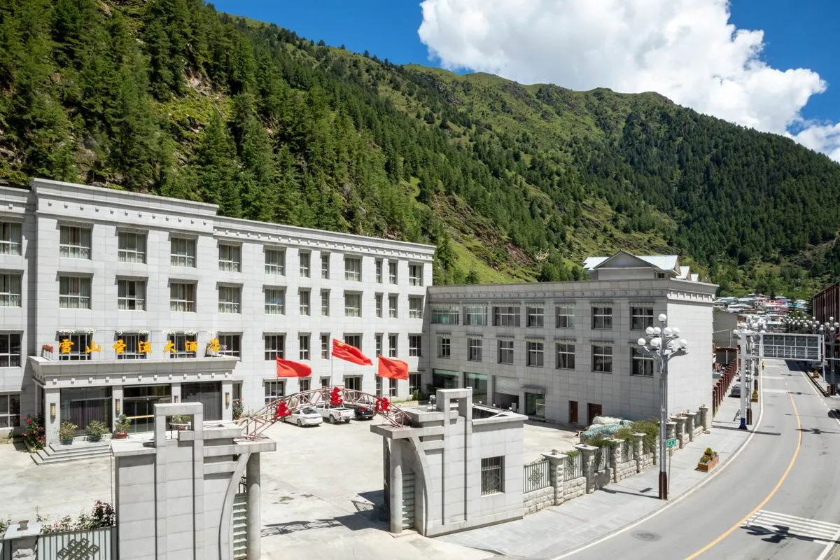 Xueshanshengyu Grand Hotel