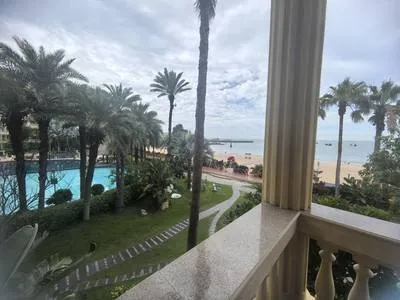 guest photo