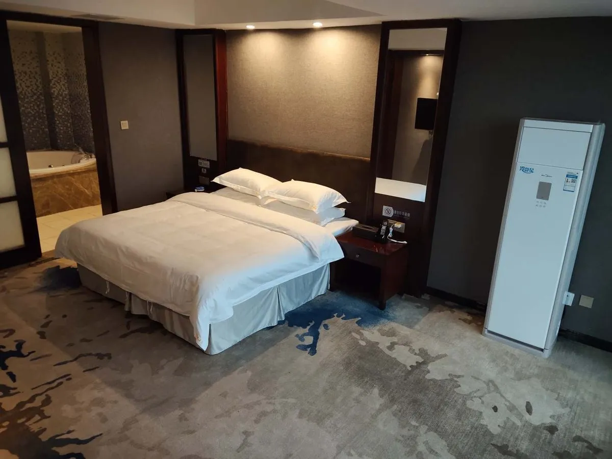 Jian Huangguan Grand Hotel