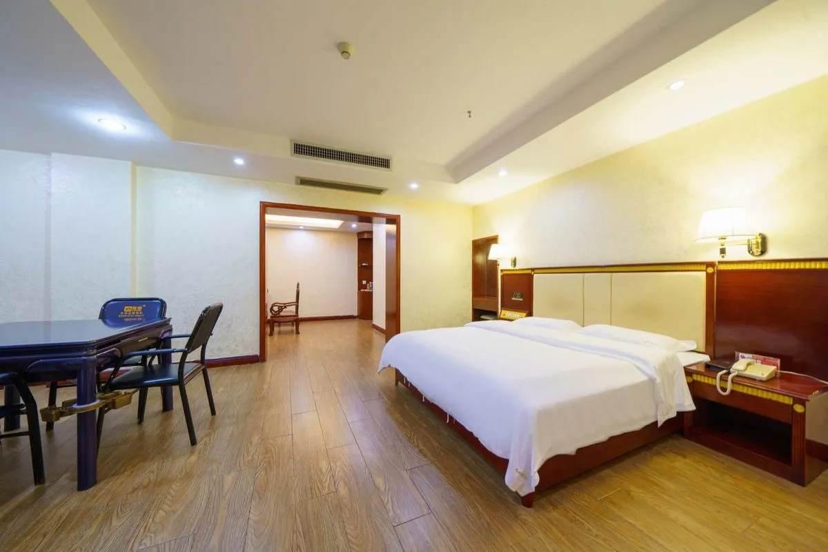 Dongxing Jiangping Fuzhen Grand Hotel