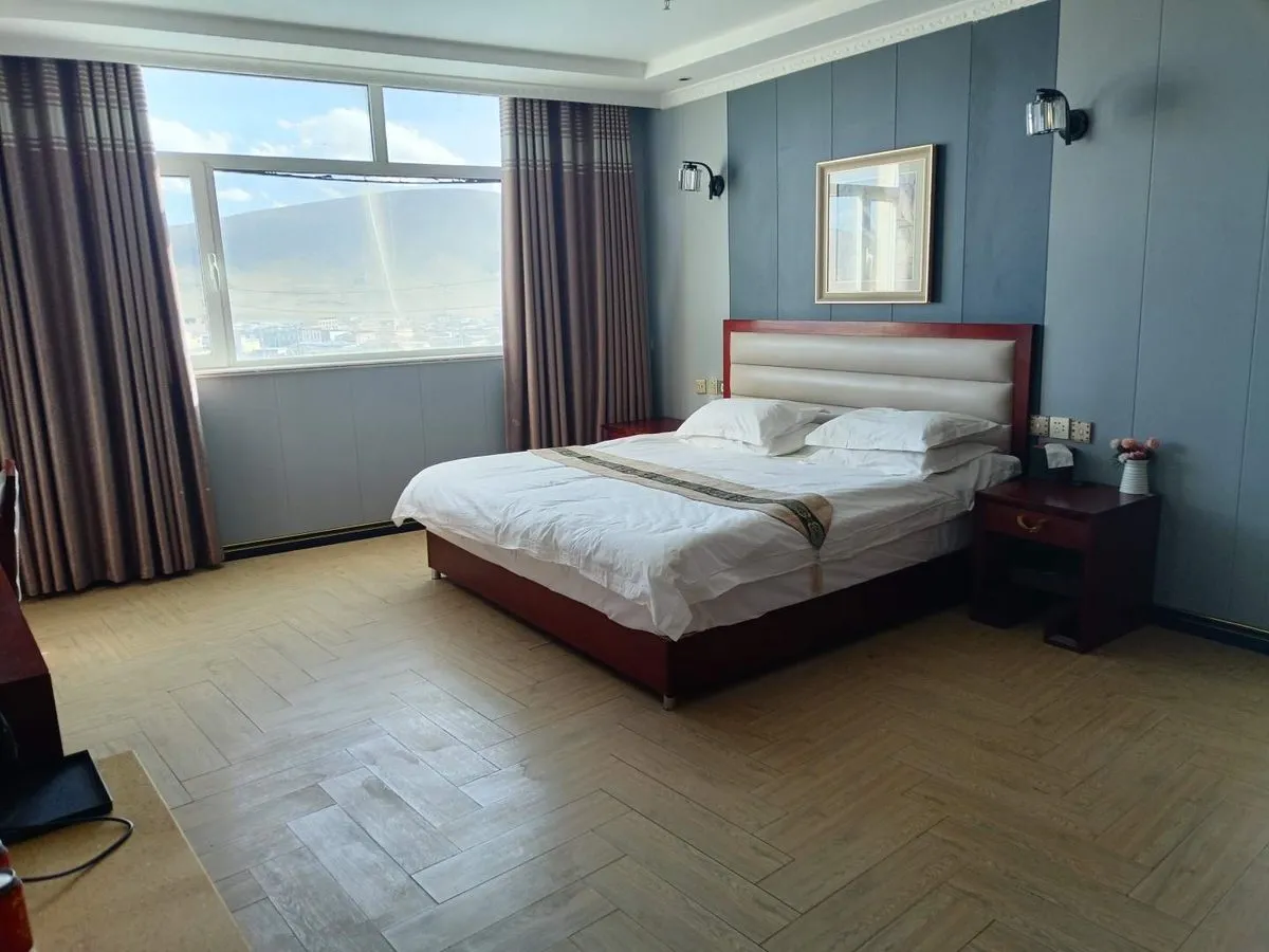 Qumalai Muqin He Hotel