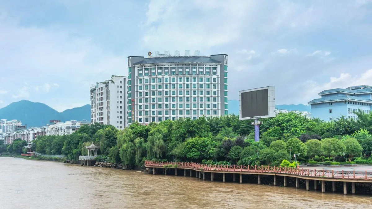 Mengshan Binjiang Grand Hotel