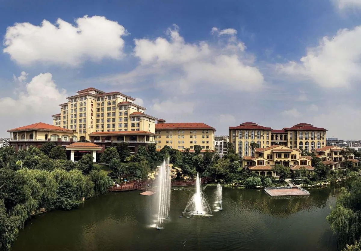 Xinghua Tianbao Grand Hotel